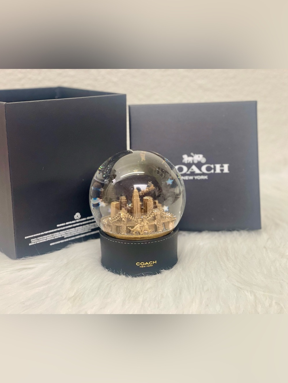 NEW COACH SNOW GLOBE WITH REXY AND SNOWMAN NIB BLACK/BRASS CCT00